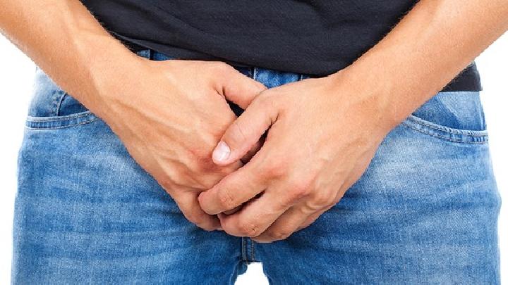 男性尖锐湿疣症状有哪些？男性感染尖锐湿疣易出现这些症状